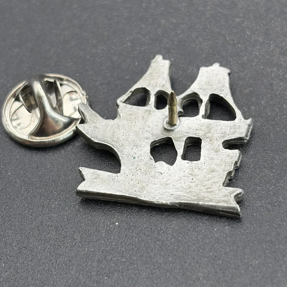 Mayflower II Ship‎ Silver Tone Lapel Hat Pin